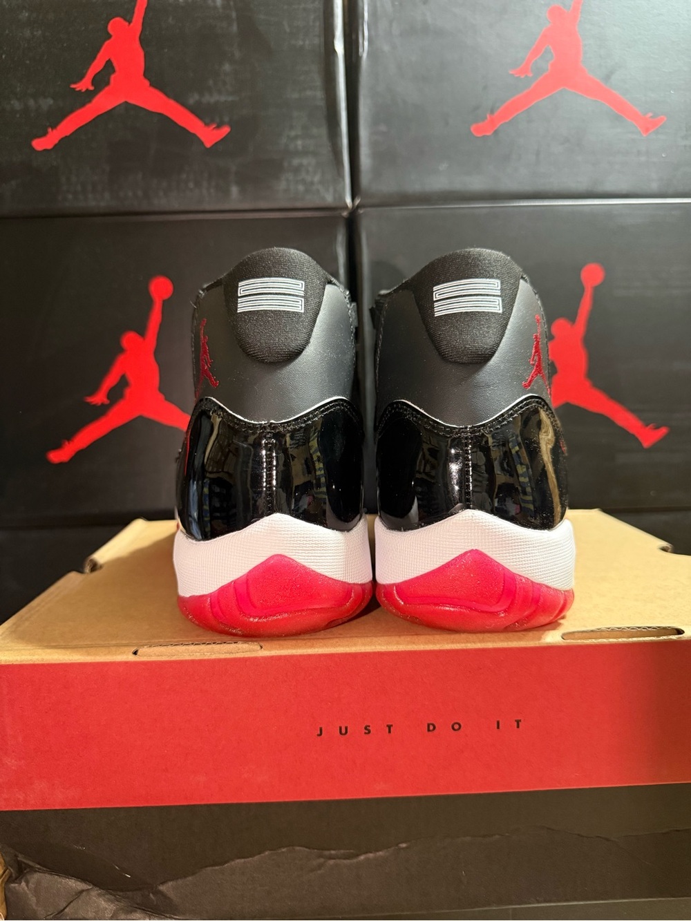 Air Jordan 11 Bred - Black/Red - Picture 5 of 5